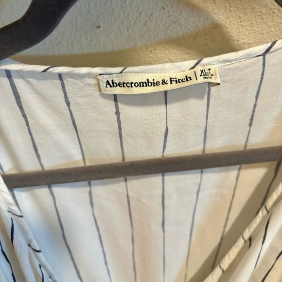 Abercrombie & Fitch White Striped Wrap Dress - Size XLT - Picture 6 of 6
